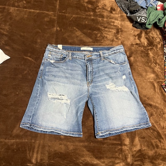 Woman’s size 29 KanCan jean Bermuda shorts - Picture 2 of 9